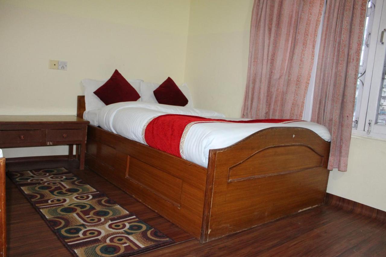 Hotel Snow Leopard Pokhara Bagian luar foto